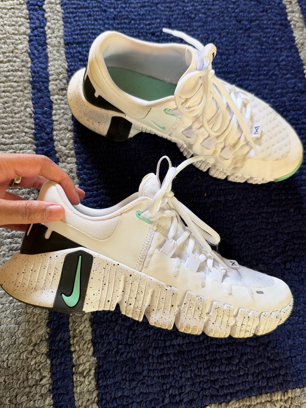 Nike Women’s White and Mint Green Athletic Training Shoes